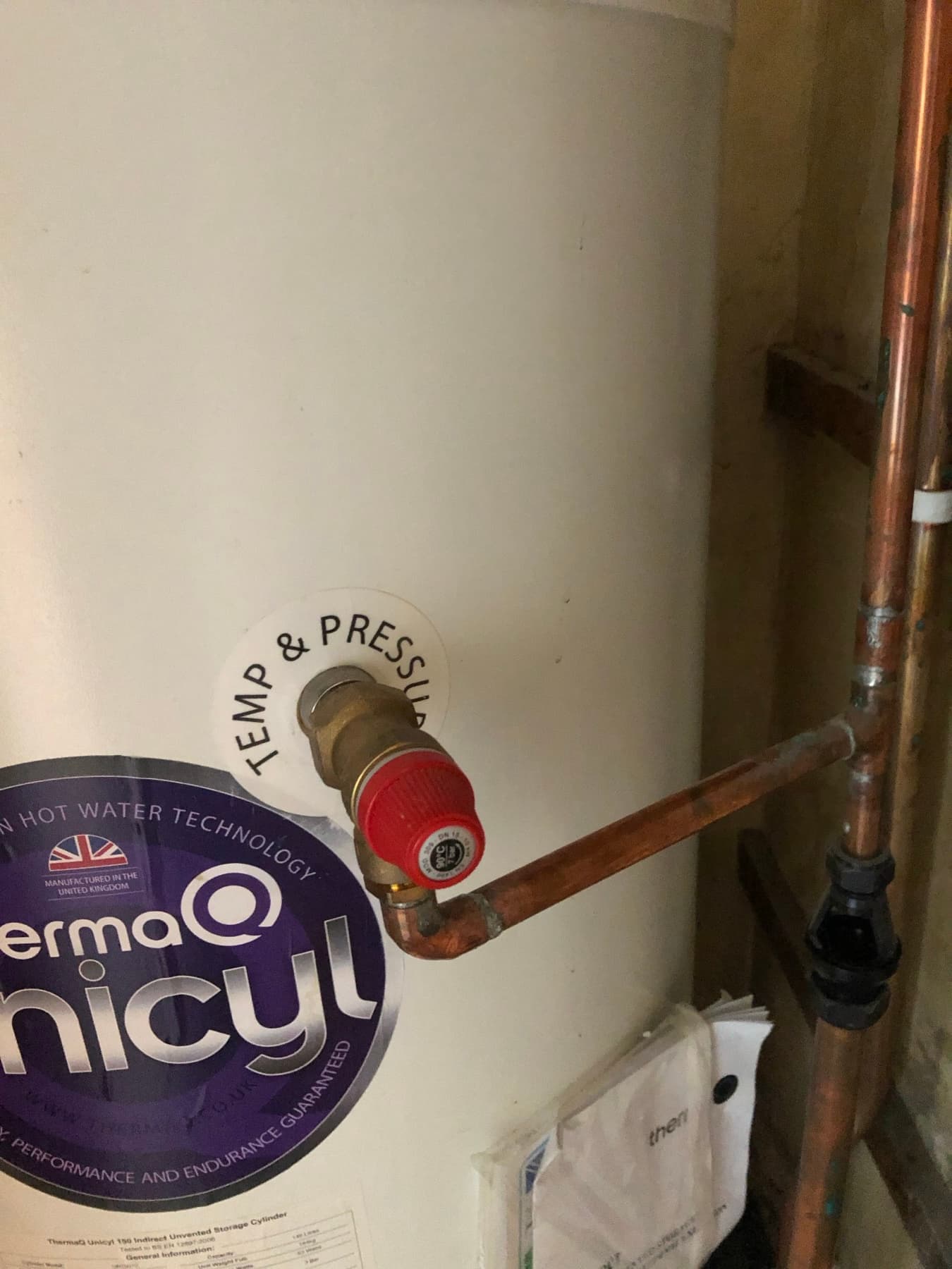 Temperature and pressure relief valve on a ThermaQ Unicyl cylinder