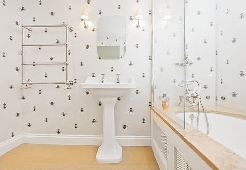 Pedestal Basin and Bath - Professional plumbing work by Rosebourne Plumbing