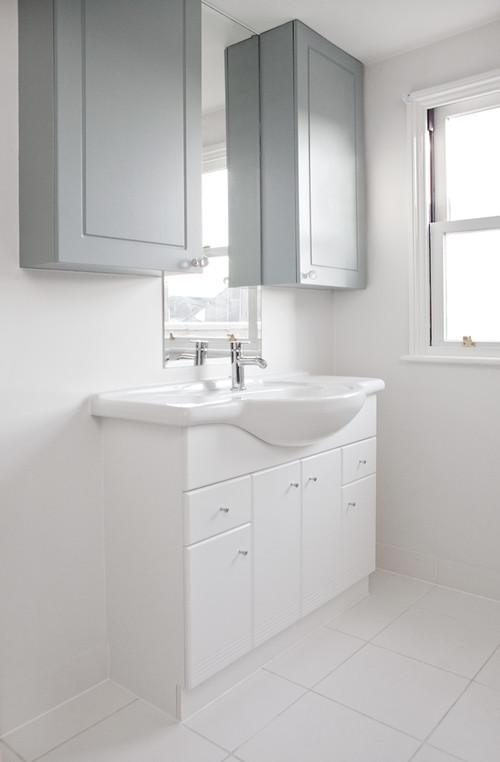 Traditional Bathroom - Cambourne Road, Wandsworth - Professional plumbing work by Rosebourne Plumbing