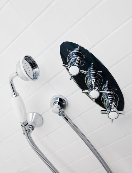 Traditional Interior Detail - Montgomery Road, Chiswick - Professional plumbing work by Rosebourne Plumbing
