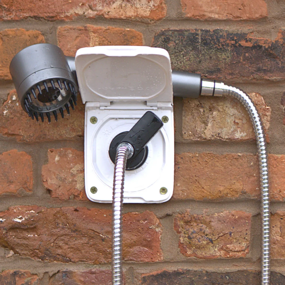 Heated Outdoor Pet Washing Station - Professional pet outdoor shower installation Hampshire