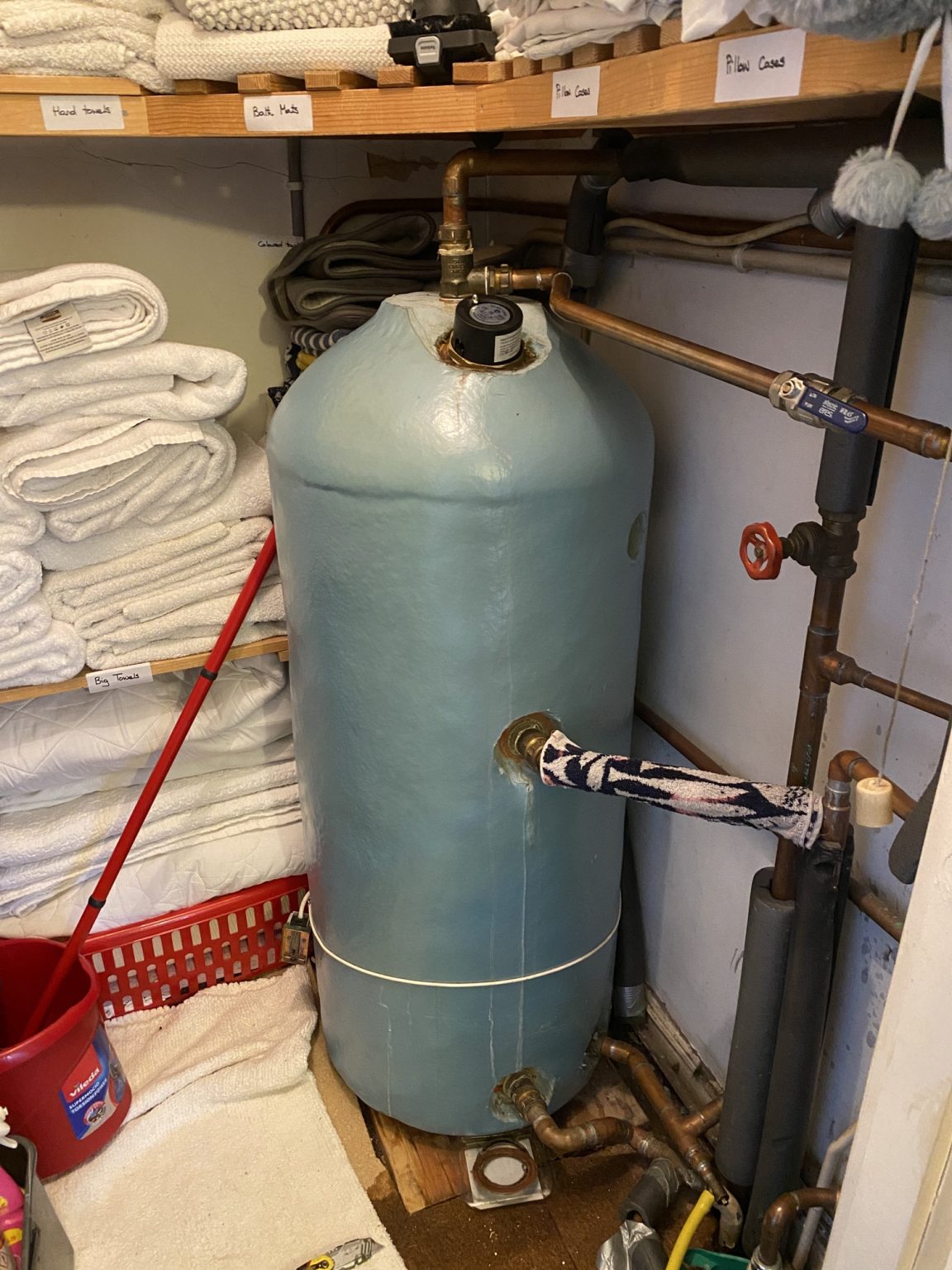 understanding-the-discharge-pipe-requirement-for-unvented-cylinders